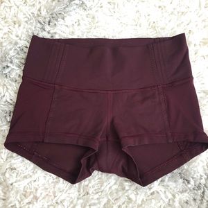 Lululemon Size 4 Maroon Spandex Shorts